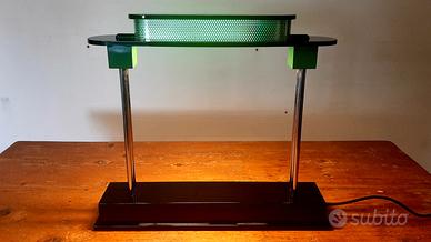 Lampada da tavolo Pausania di Ettore Sottsass