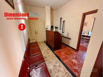 Immobile di 90 m² con 4 locali a Nola