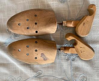 Tendiscarpe vintage in legno