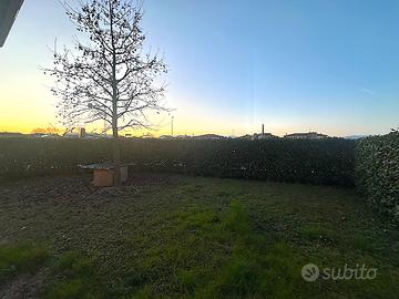 Mini con ampio giardino in centro