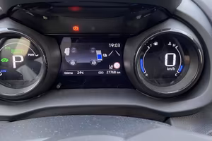 Toyota yaris hybrid