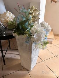Vaso in rattan bianco