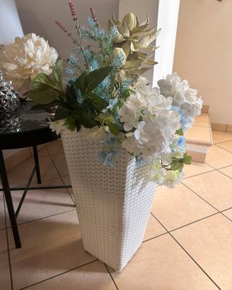 Vaso in rattan bianco