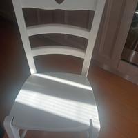 Sedie bianche shabby cuore