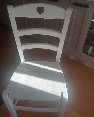 Sedie bianche shabby cuore