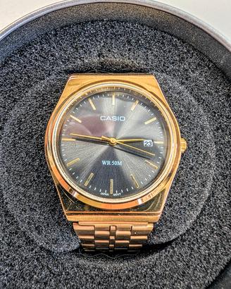Casio MTP-B145D color oro con quadrate nero