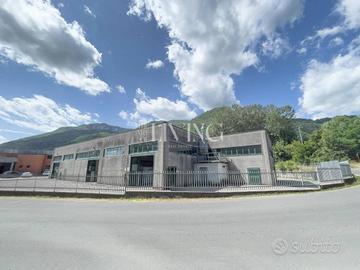 Immobile di 1323 m² con più di 5 locali a Gallican