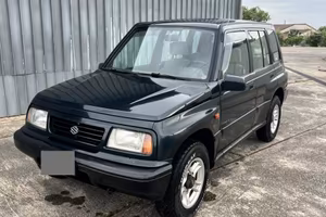 Suzuki Vitara 1.6 gpl iscritta ASI - gancio traino