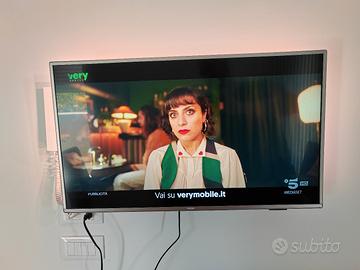 Smart tv Philips Ambilight 32" Full HD Anno 2023