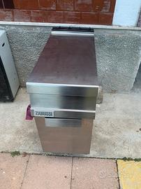 Tavolo inox armadiato Zanussi