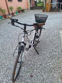 Bici con pedalata assistita donna