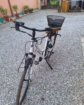 Bici con pedalata assistita donna