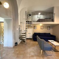 Monovano con Cucina (Via Cava - Via Crociferi)