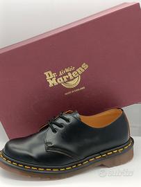 scarpa Dr Martens n.39 England nera