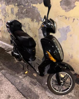 Scooter - Motorino Elettrico Z-Tech ZT-09-A