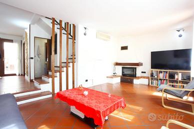VILLA A SCHIERA A ANZOLA DELL'EMILIA