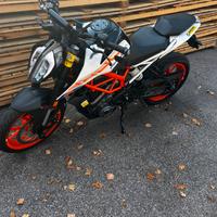 Ktm duke 390(2018)