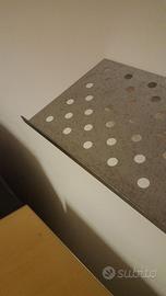 Mensola metallica -portascarpe, portariviste, ecc.