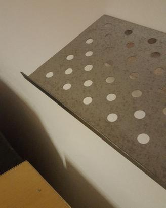 Mensola metallica -portascarpe, portariviste, ecc.