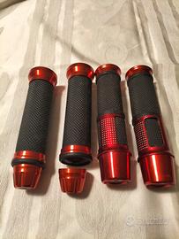 Due coppie manopole moto o scooter 