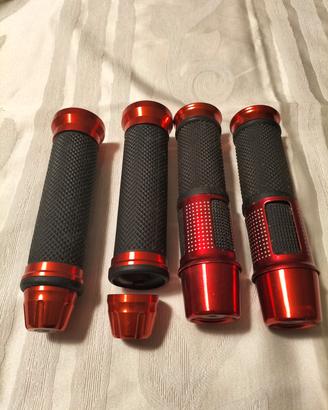 Due coppie manopole moto o scooter 