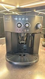Macchina caffè Delonghi Magnifica