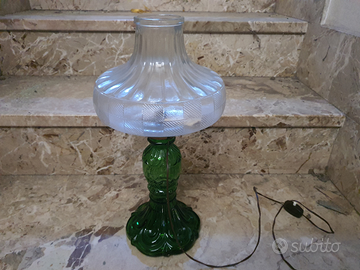 Lampada da tavolo ad olio