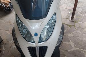 piaggio mp3 125 hybrid anno 2010
