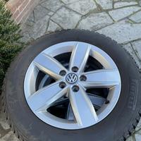 Cerchi Volkswagen con gomme invernali Pirelli