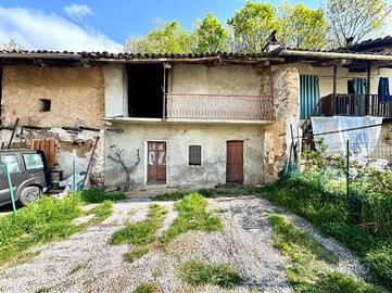 RUSTICO A VAL DELLA TORRE