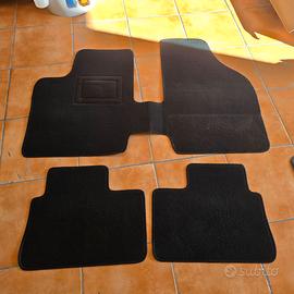 Tappetini Leapmotor T03