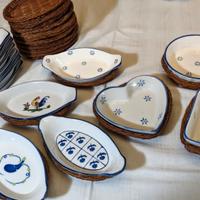 Pirofile piccole con base in paglia intrecciata