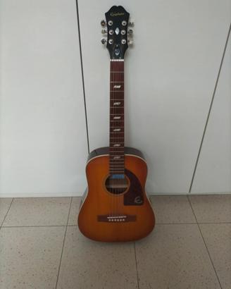 Chitarra elettro-acustica Yamaha 