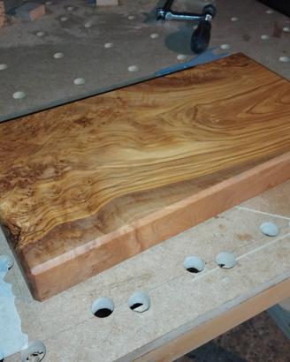 ReaIizzo cose di Legno massello SU C0MMlSSl0NE