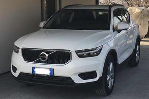 Volvo xc40 t2 Momentum core