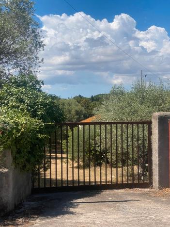 Costa Paloni Terreno con casa civile abitazione