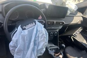 Vendiamo ricambi Dacia Jogger 2025