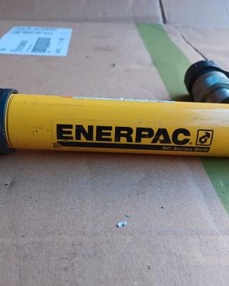 Cilindro idraulico Enerpac RC55 700 bar - 5 ton