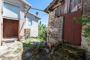 PORZIONE DI CASA CON INGRESSO INDIPENDENTE E GIARD