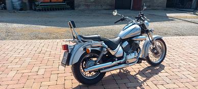 Suzuki VL Intruder 250