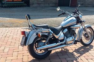 Suzuki VL Intruder 250