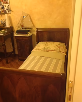 Letto a barca e Comodino antico fine '800