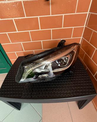 Faro sx Mercedes CLA W117 Restyling FULL LED