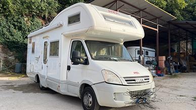 Camper Iveco 3000 su cassa arca