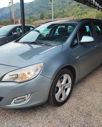 Opel Astra 1.6 115CV Sports Tourer Cosmo
