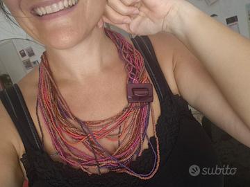Collana etnica multifilo a perline colorate