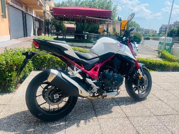 HONDA Hornet 750 TUTTO INCLUSO ANCHE PASSAGGIO!