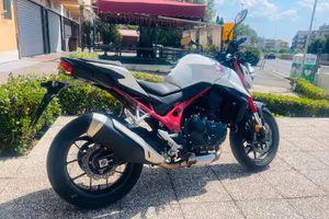 HONDA Hornet 750 TUTTO INCLUSO ANCHE PASSAGGIO!