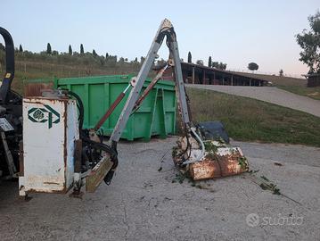 Trincia a braccio per trattore