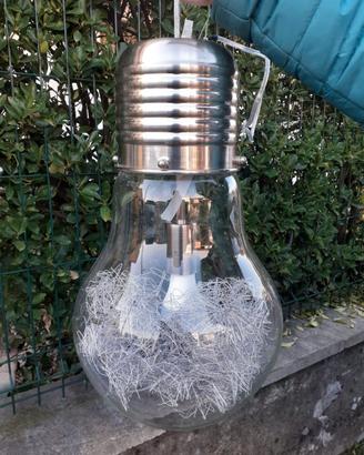 Lampadario lampadina gigante